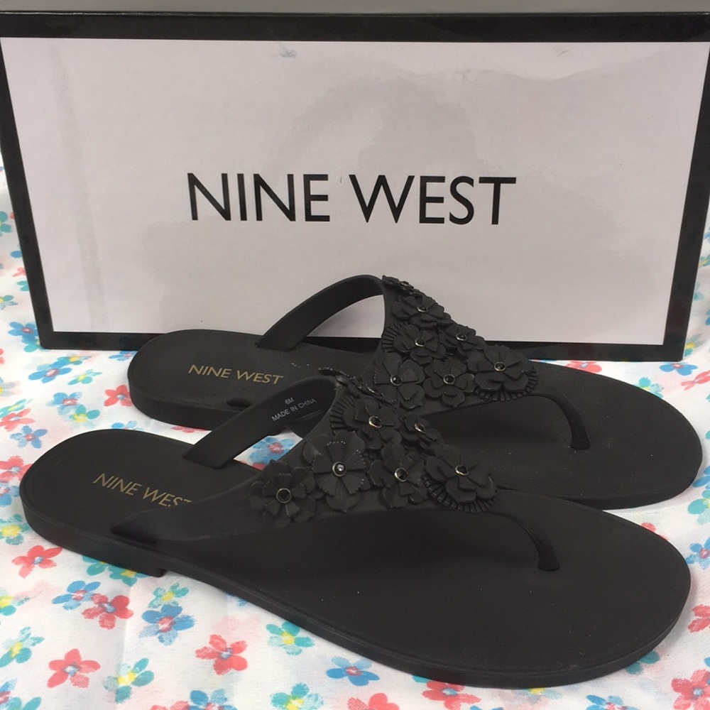 Nine West Vlora floral thong sandals black 6 M NIB